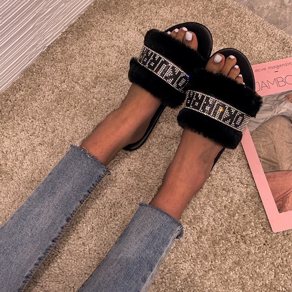 OKURRR Slippers - Picture 2 of 2